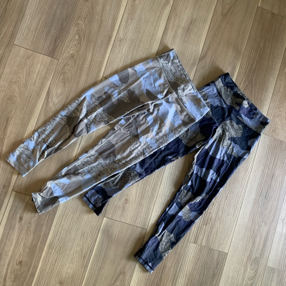 (2) AMERICAN EAGLE AERIE CAMO LEGGINGS - Picture 1 of 4
